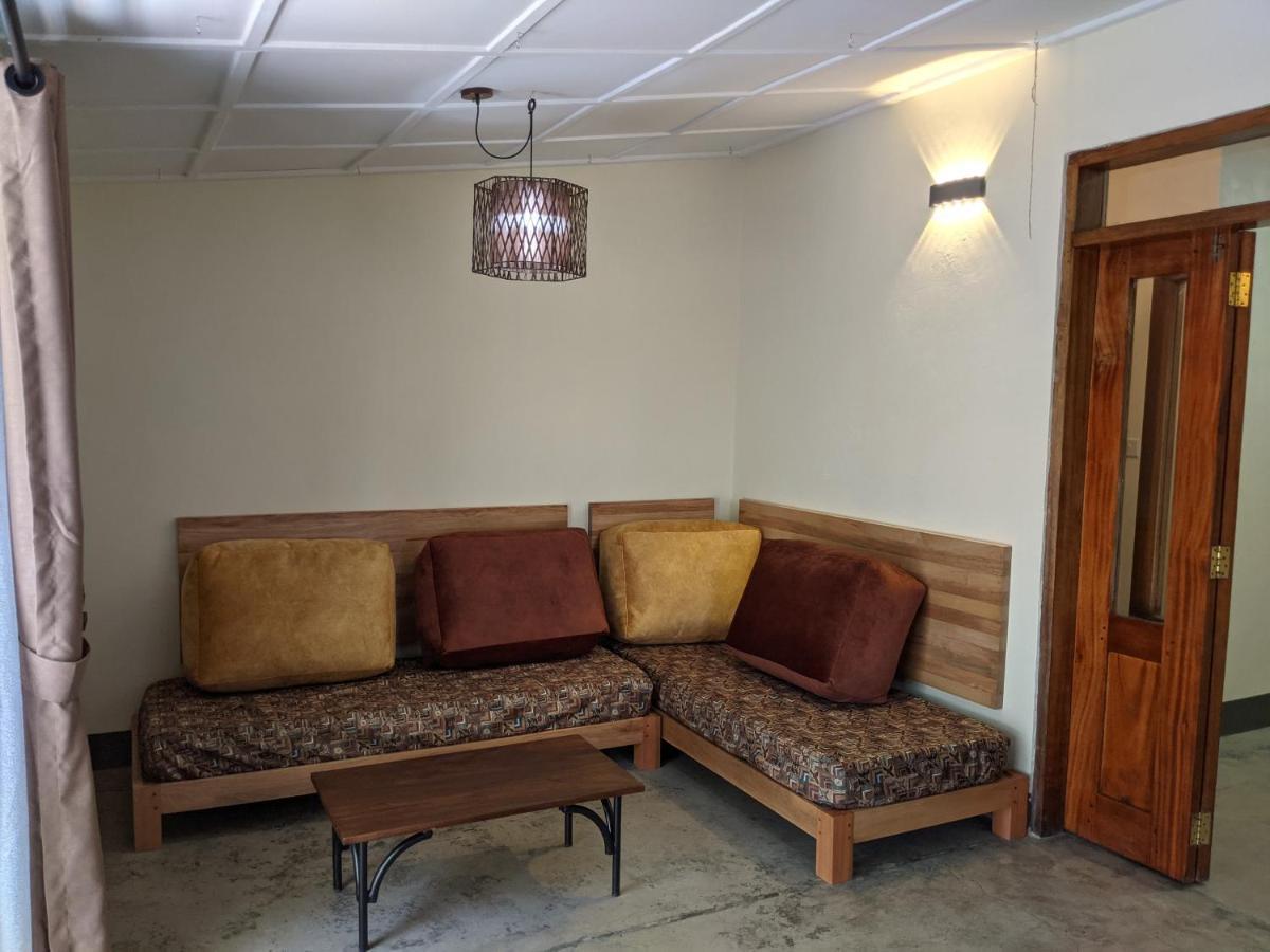 Dutchess Hotel And Restaurant Fort Portal 外观 照片
