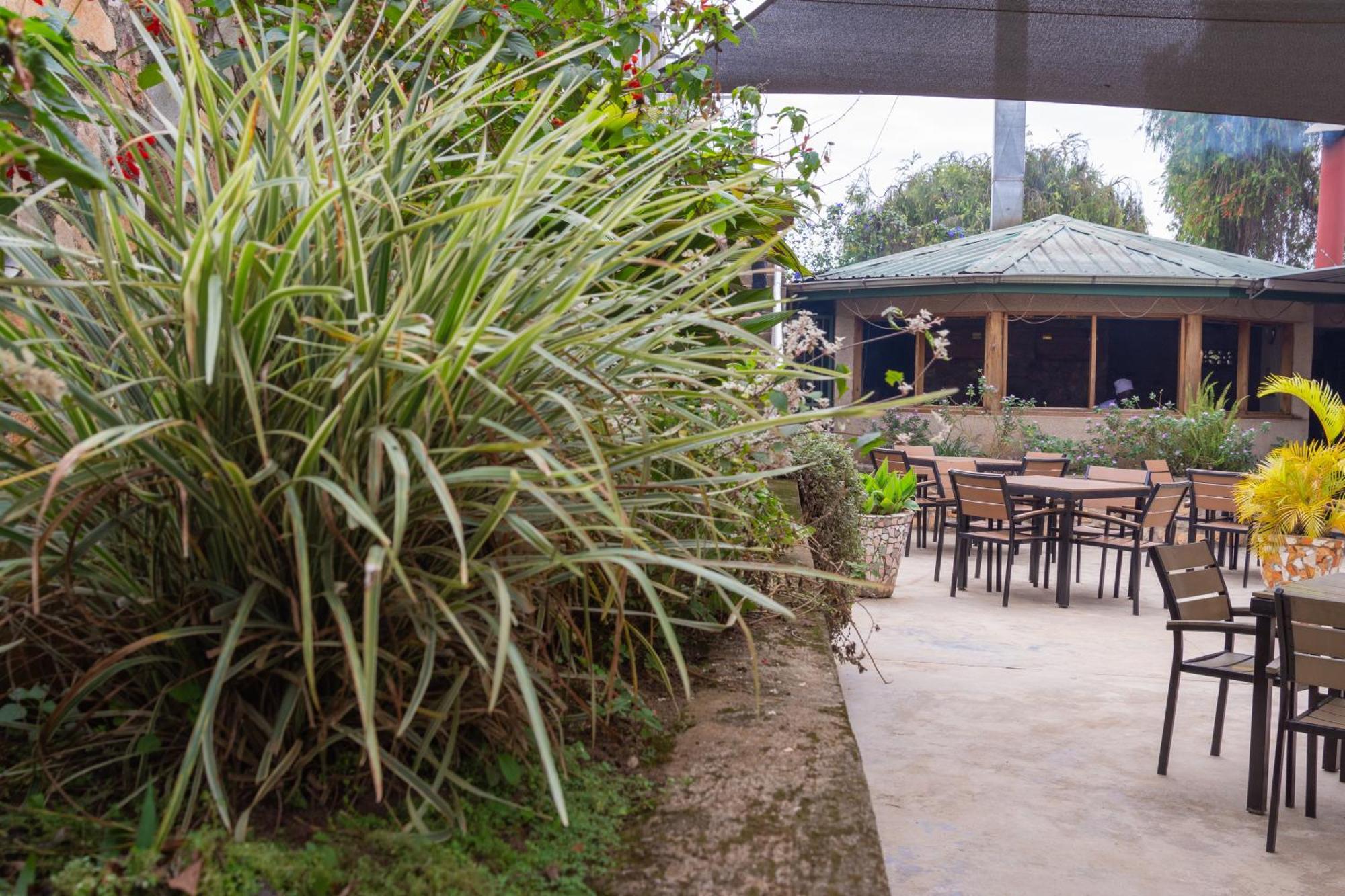 Dutchess Hotel And Restaurant Fort Portal 外观 照片