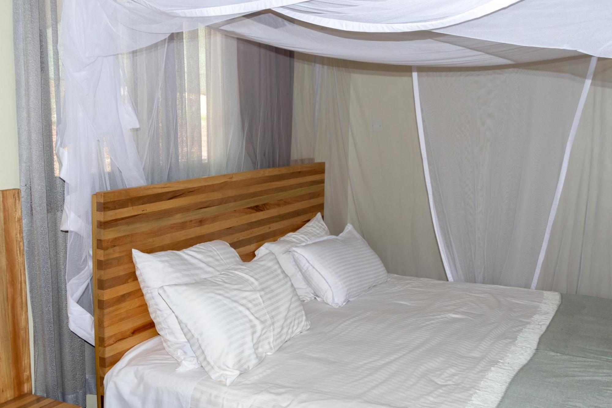 Dutchess Hotel And Restaurant Fort Portal 外观 照片