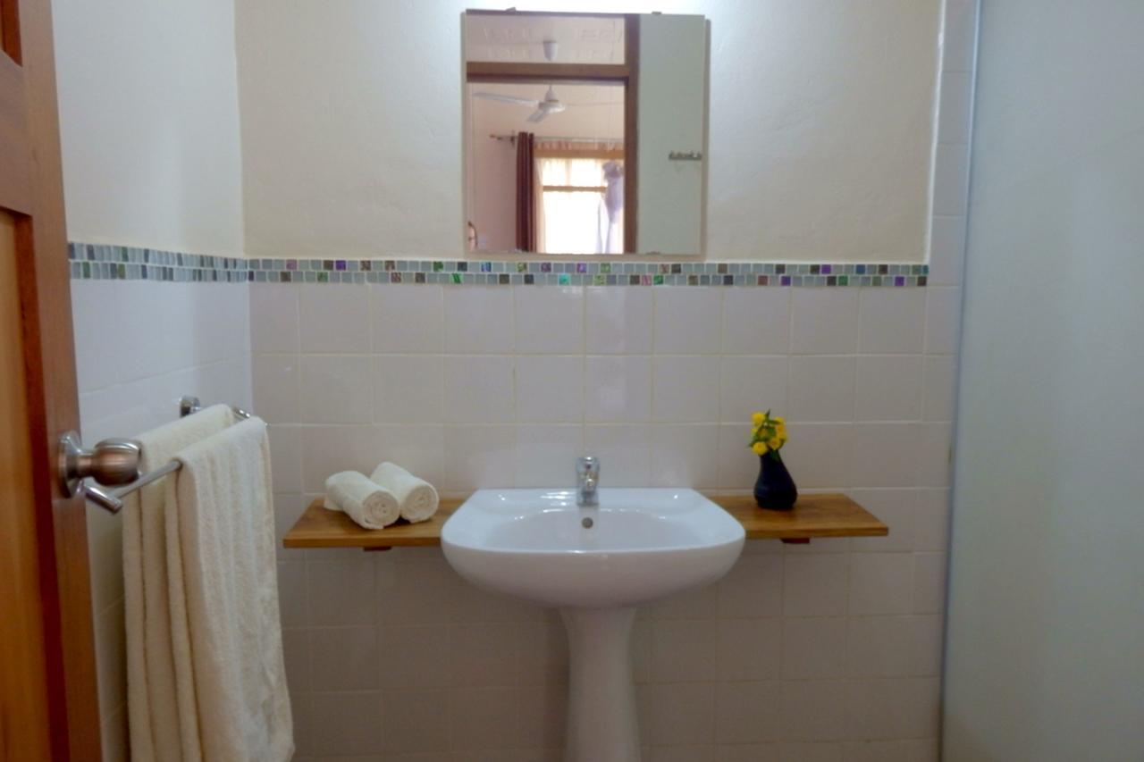 Dutchess Hotel And Restaurant Fort Portal 外观 照片